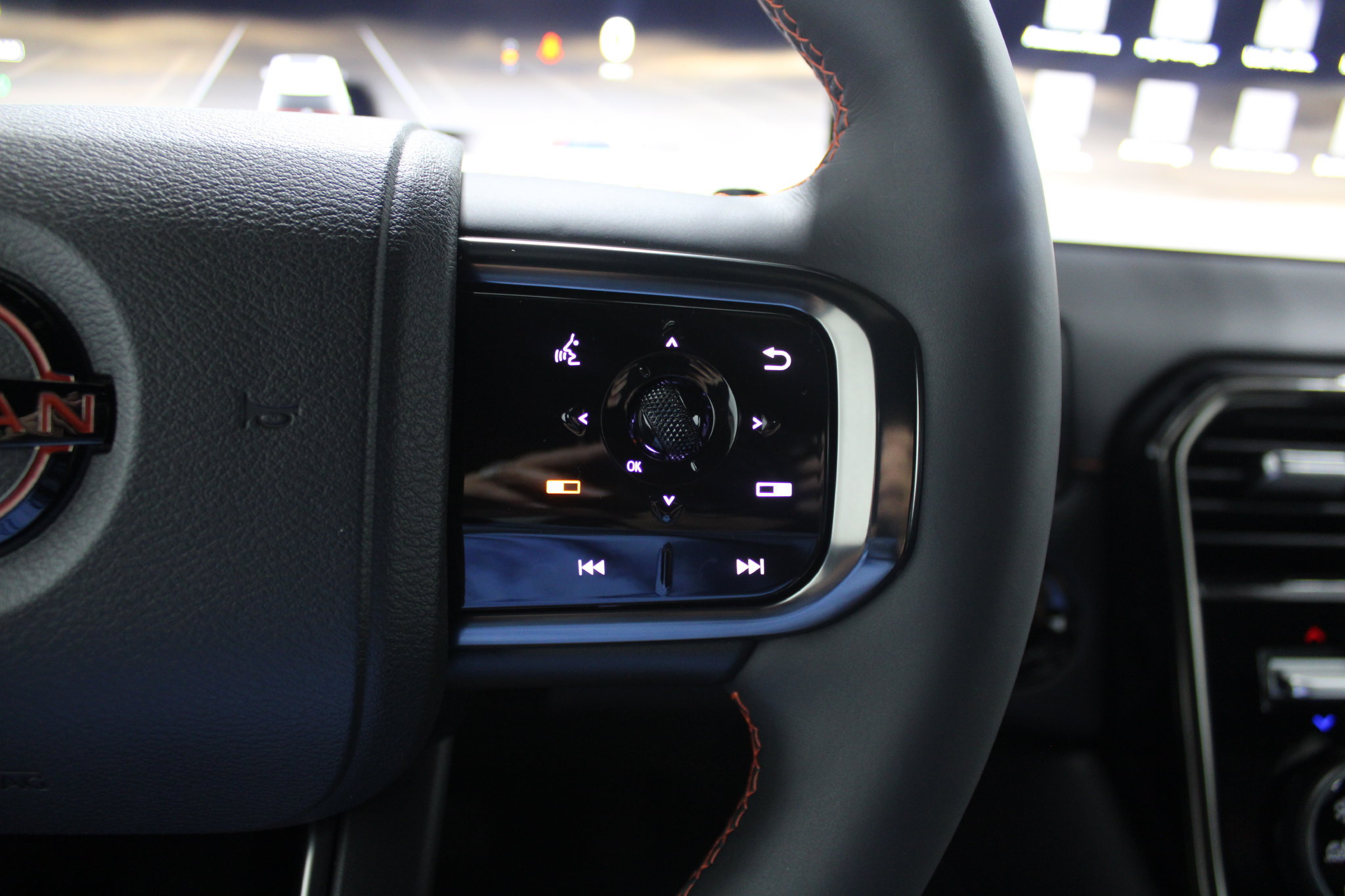 Used 2026 Nissan Armada PRO-4X w/ Captain's Chari Seat Package AWD/4WD image 45