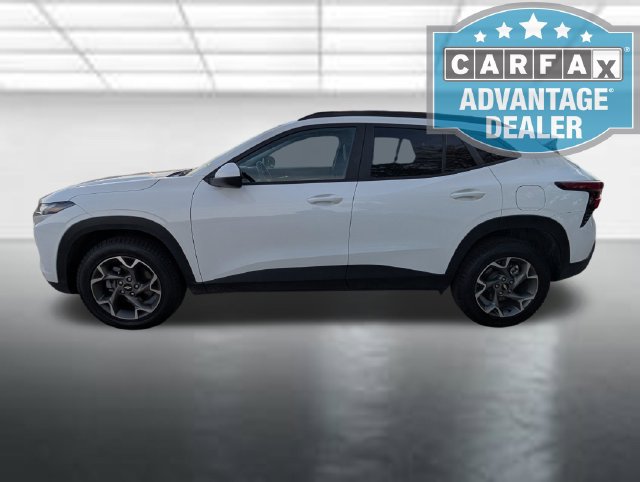 Used 2025 Chevrolet Trax LT FWD image 28