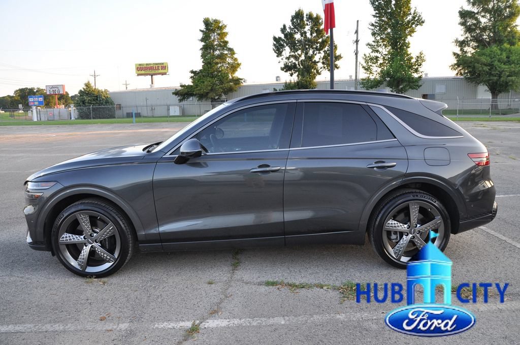 Used 2022 Genesis GV70 3.5T Sport w/ Sport Prestige Package AWD/4WD image 2