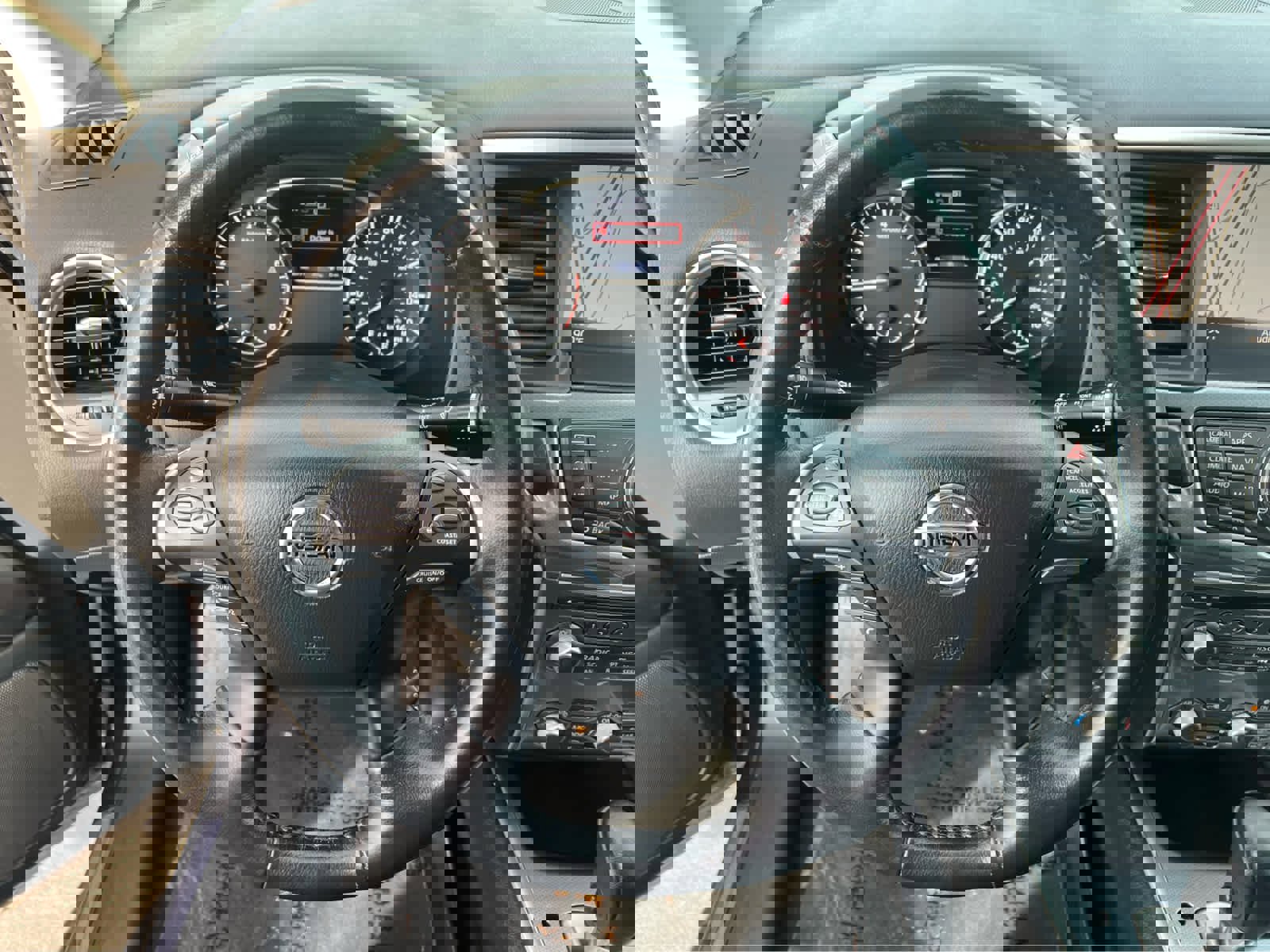 Used 2019 Nissan Pathfinder SL image 34