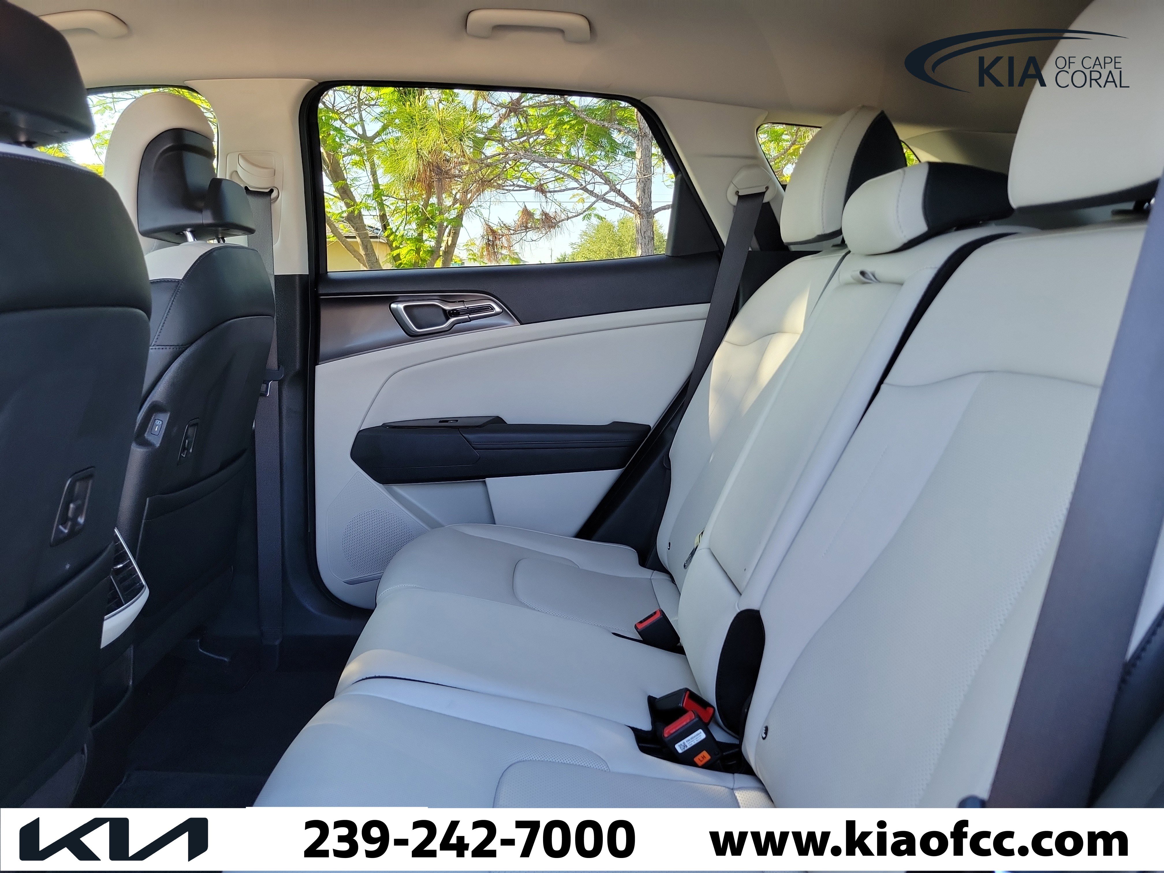 Certified 2025 Kia Sportage EX FWD image 12