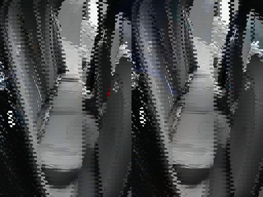 New 2025 Hyundai Elantra Sport image 25