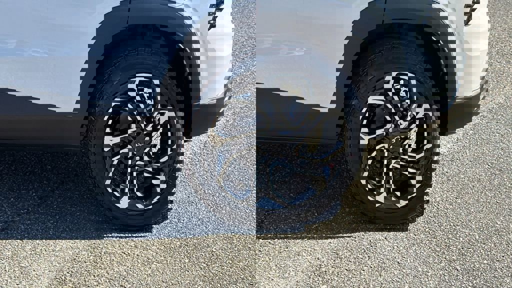 New 2026 Chevrolet Trax RS w/ Sunroof Package image 9