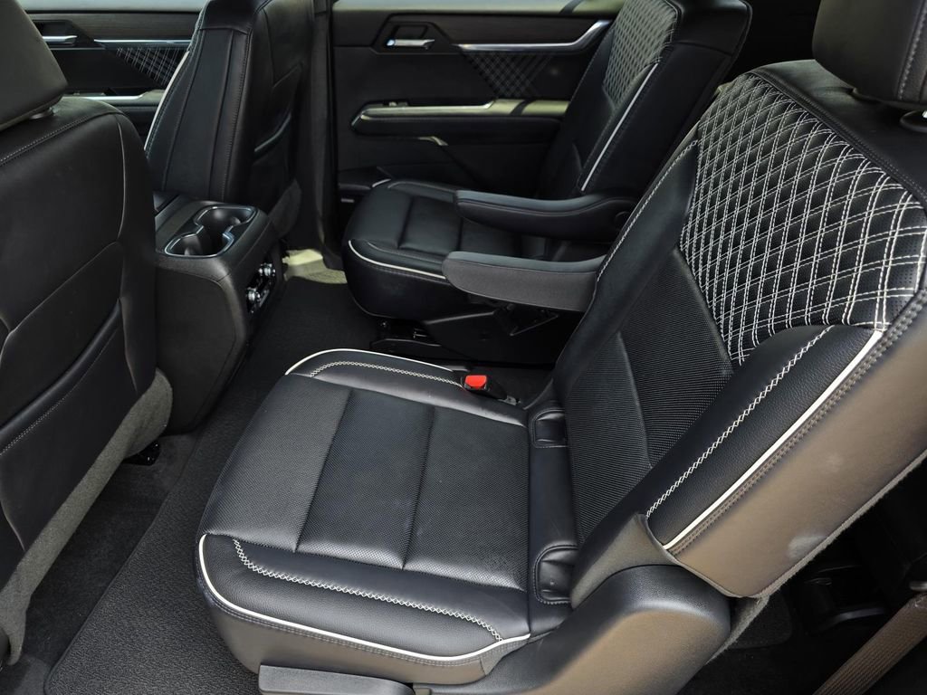 Used 2024 GMC Acadia Denali FWD image 29