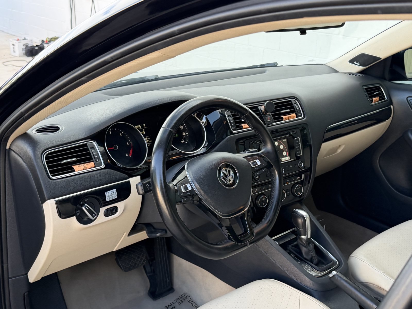 Used 2015 Volkswagen Jetta TDI SEL FWD image 16
