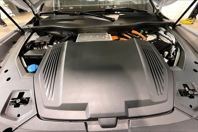 Used 2023 Audi e-tron Prestige w/ Prestige Package image 10