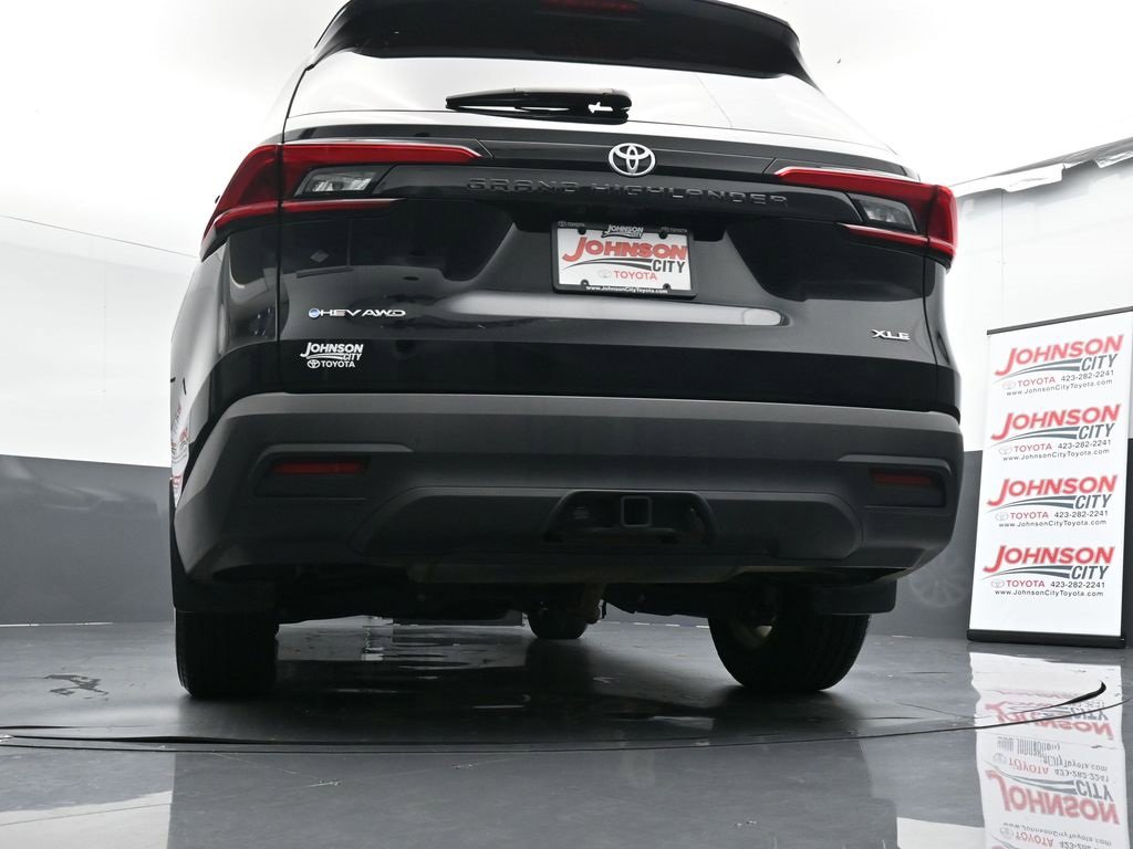 Used 2024 Toyota Grand Highlander XLE image 22