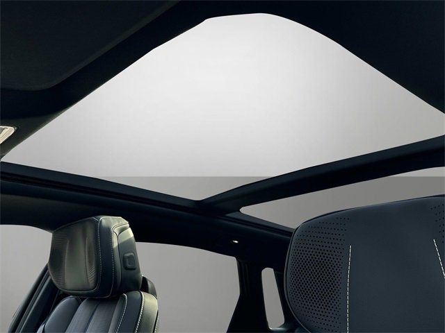 Used 2025 Cadillac Lyriq Luxury image 9