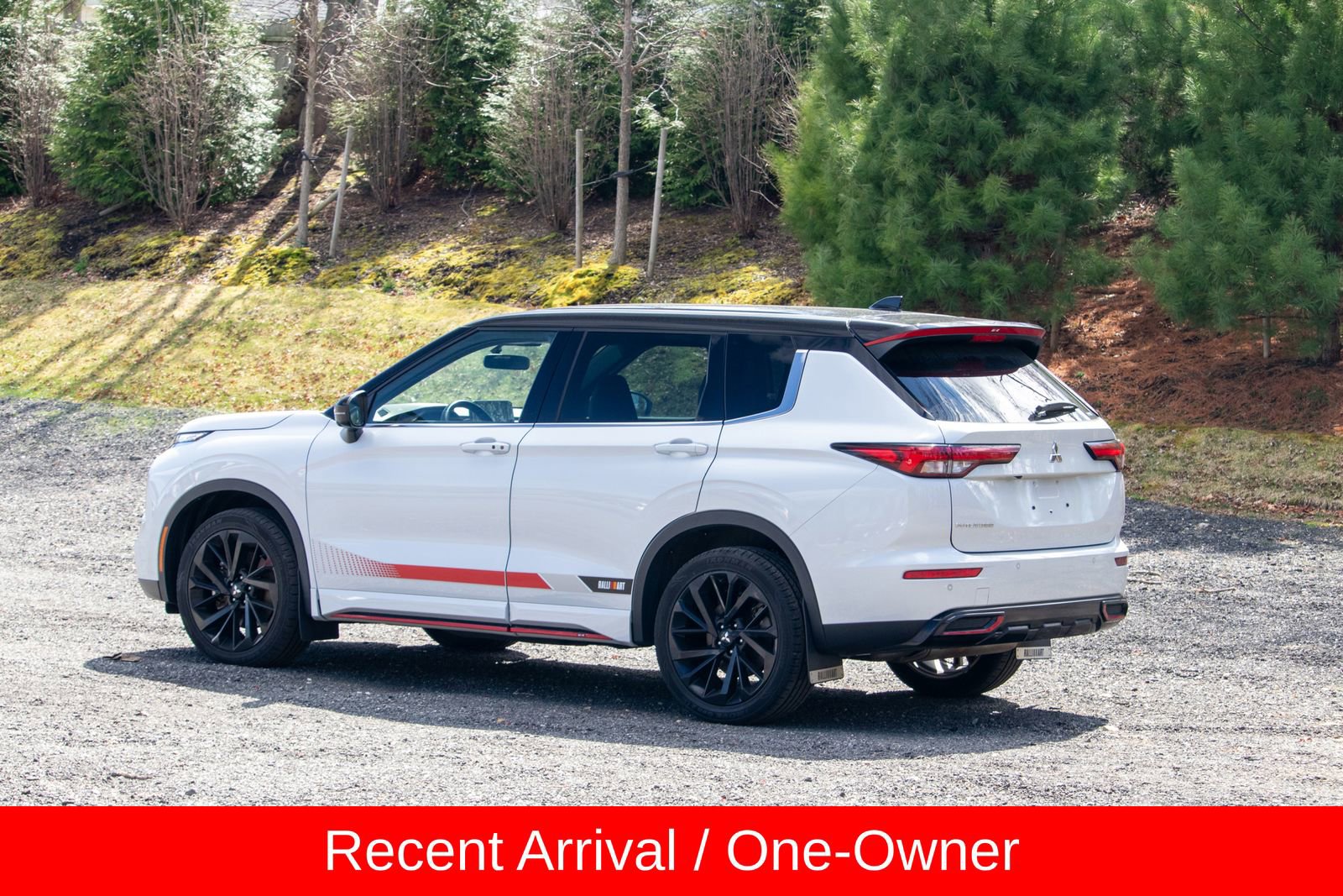 Used 2023 Mitsubishi Outlander SE image 5