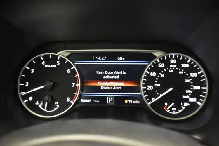 Used 2024 Nissan Sentra SV FWD image 26