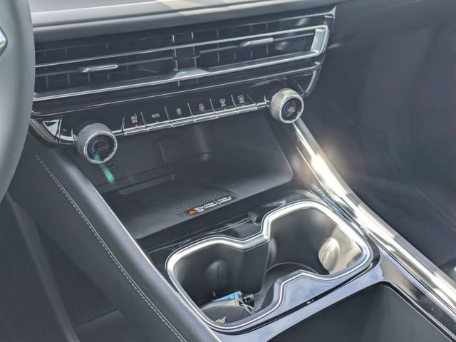 New 2026 Chevrolet Traverse LT w/ Sun and Wheel Package FWD image 22