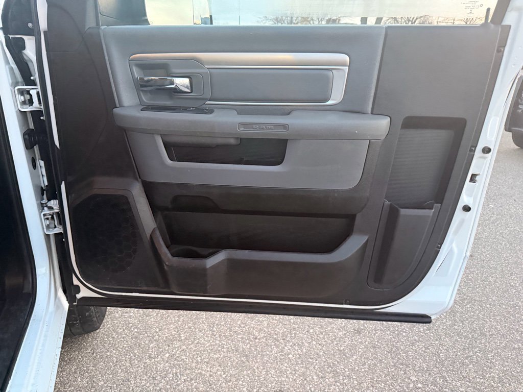 Used 2015 RAM 2500 SLT w/ Luxury Group image 15