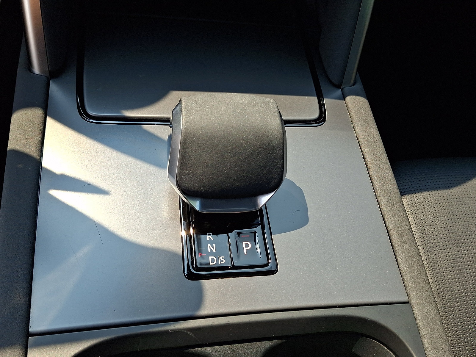 Used 2025 Land Rover Discovery Sport Dynamic SE AWD/4WD image 15