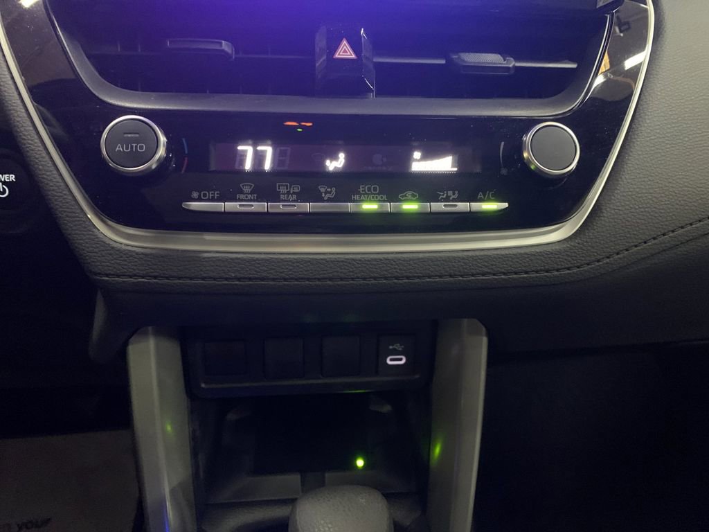 Used 2025 Toyota Corolla Cross AWD Hybrid w/ Moonroof Package image 24