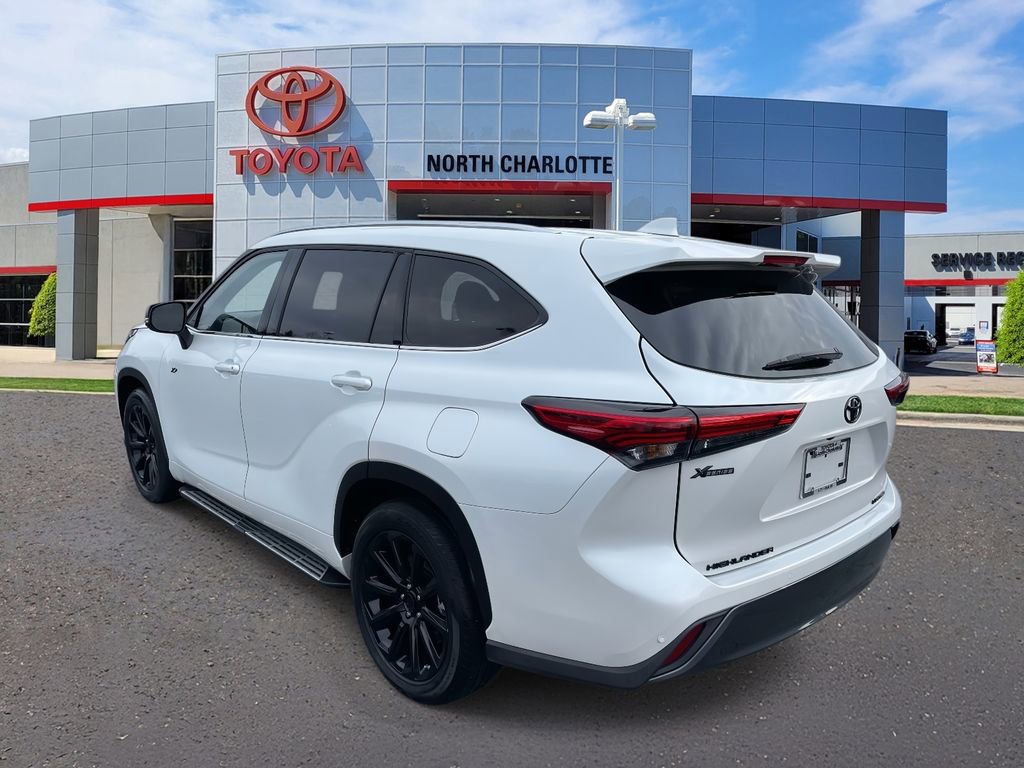 Used 2023 Toyota Highlander Limited image 8