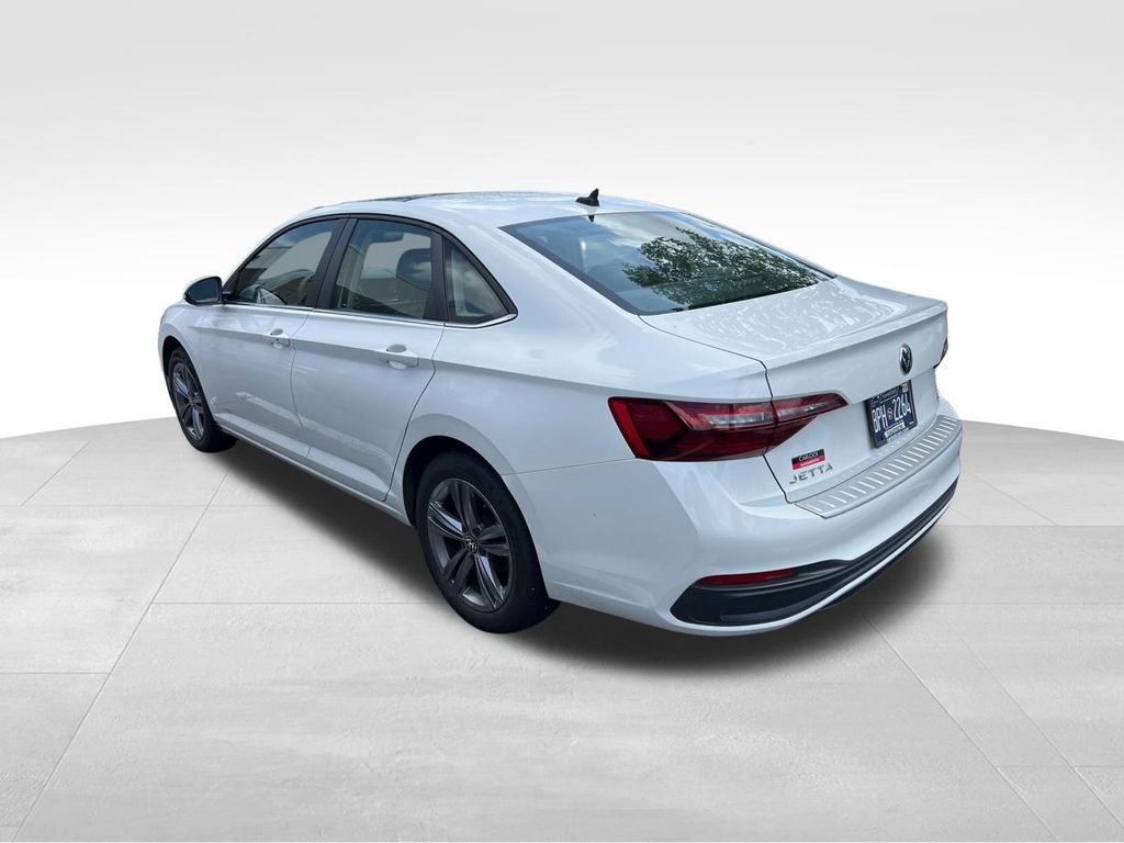 Used 2023 Volkswagen Jetta SE w/ Panoramic Sunroof Package FWD image 10