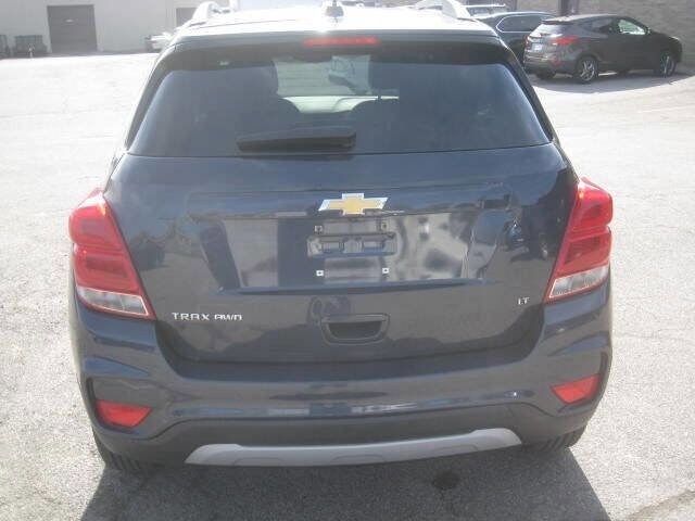 Used 2018 Chevrolet Trax LT w/ LT Convenience Package image 6