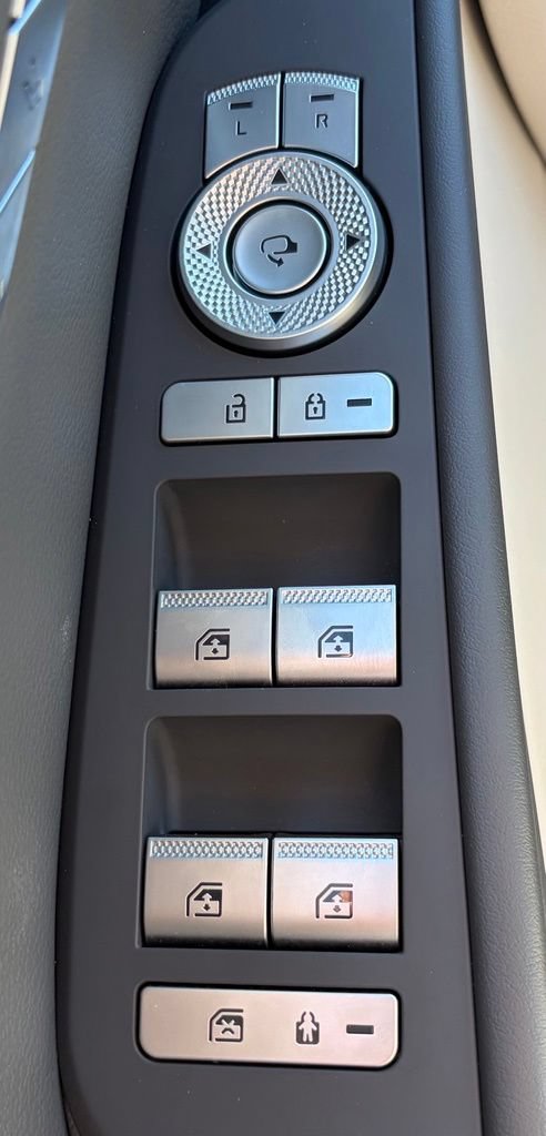 Used 2021 Genesis G80 2.5T AWD/4WD image 17