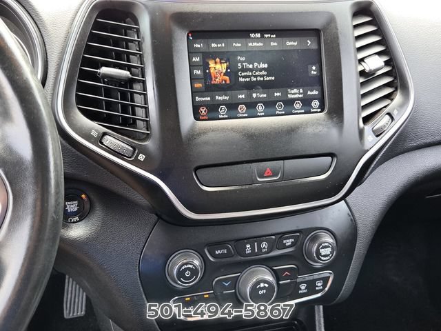 Used 2019 Jeep Cherokee Latitude Plus FWD image 17
