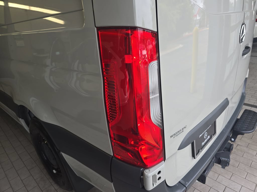 Used 2023 Mercedes-Benz Sprinter 2500 image 37