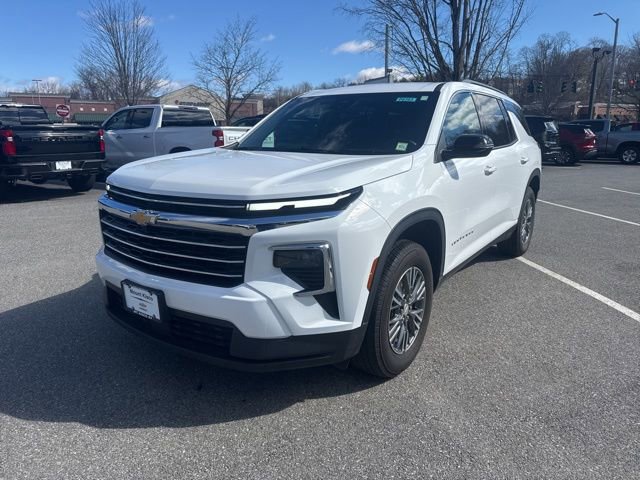 Certified 2025 Chevrolet Traverse LT image 1