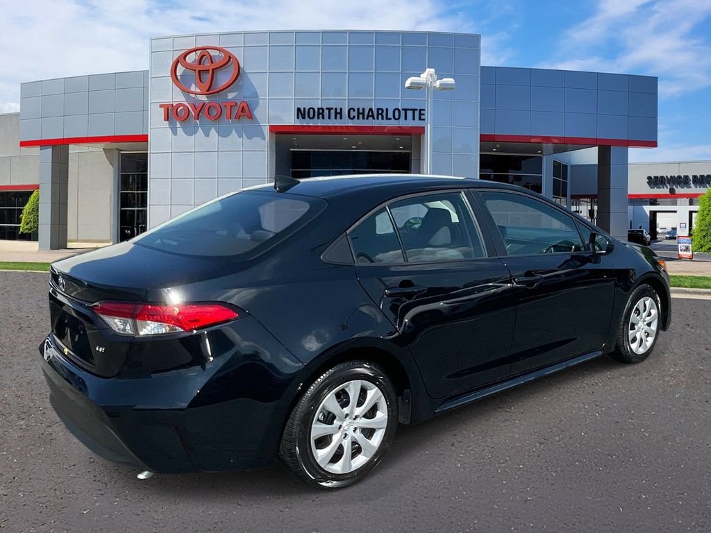 Used 2024 Toyota Corolla LE FWD image 8