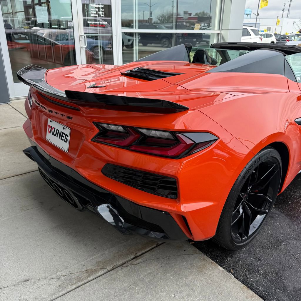Used 2025 Chevrolet Corvette Z06 w/ Battery Protection Package image 11