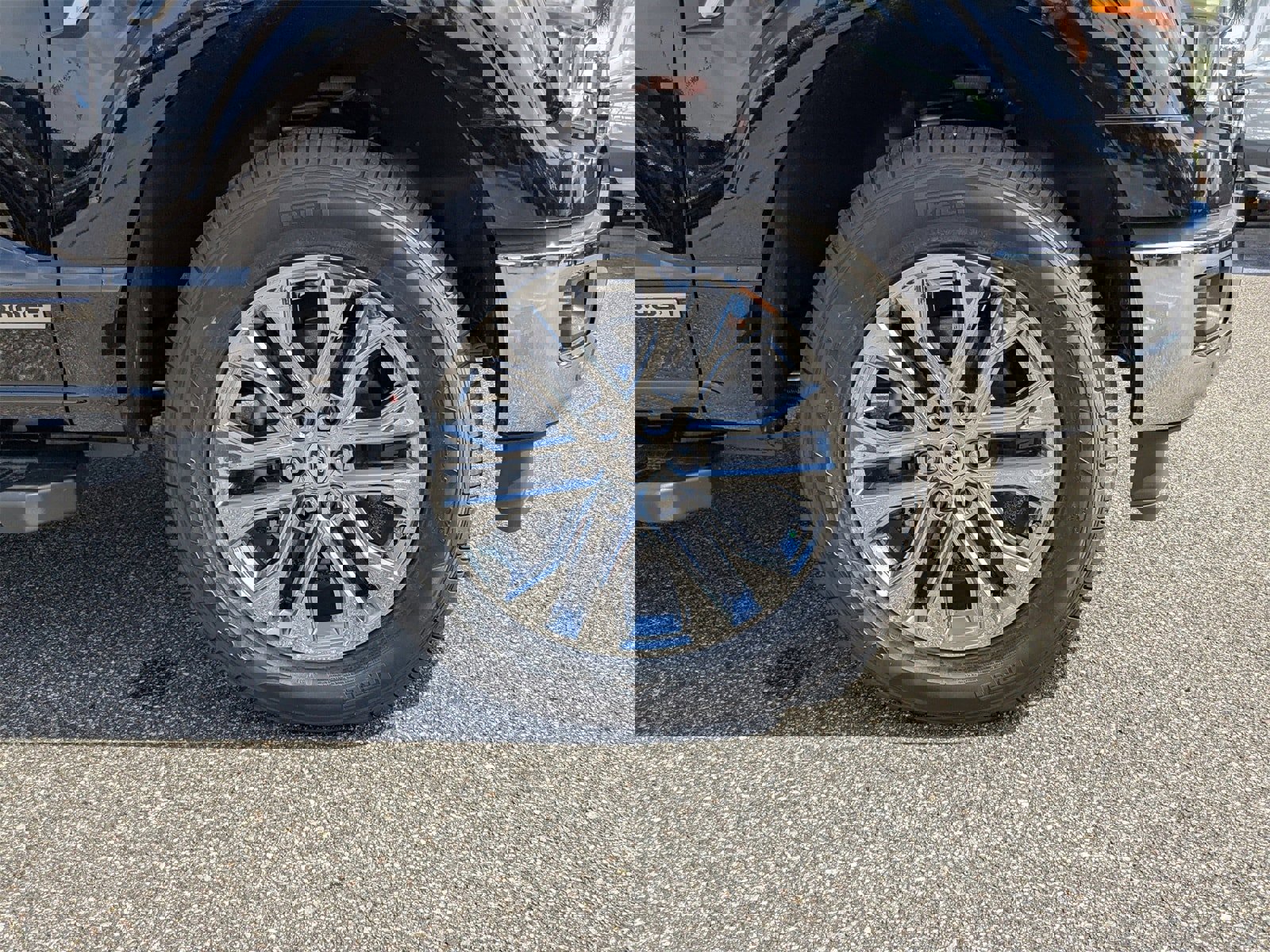 New 2025 Ford F150 XLT w/ Equipment Group 303A High image 57