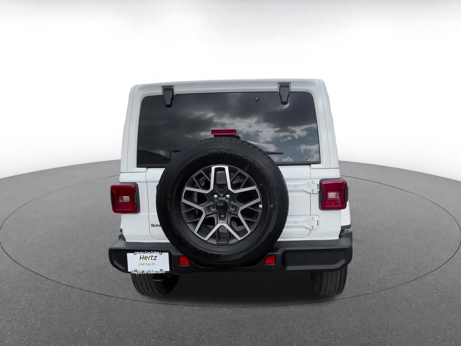 Used 2025 Jeep Wrangler Sahara image 12