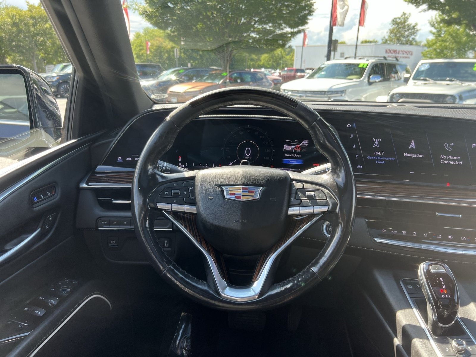 Used 2023 Cadillac Escalade Premium Luxury w/ LPO, Floor Liner Package AWD/4WD image 16