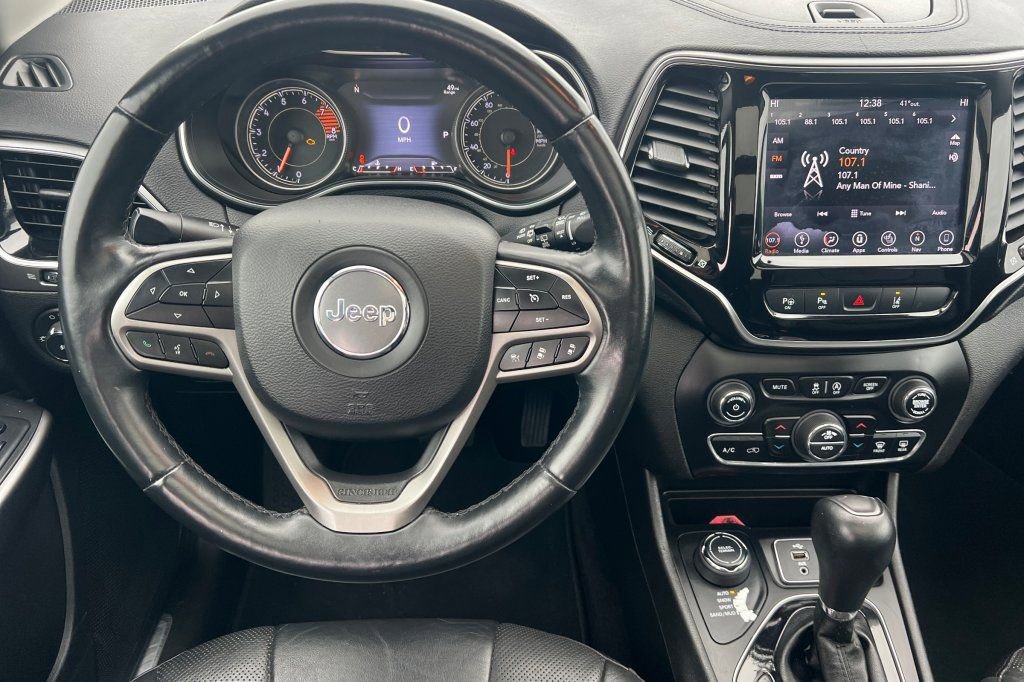 Used 2019 Jeep Cherokee Limited w/ Luxury Group image 11