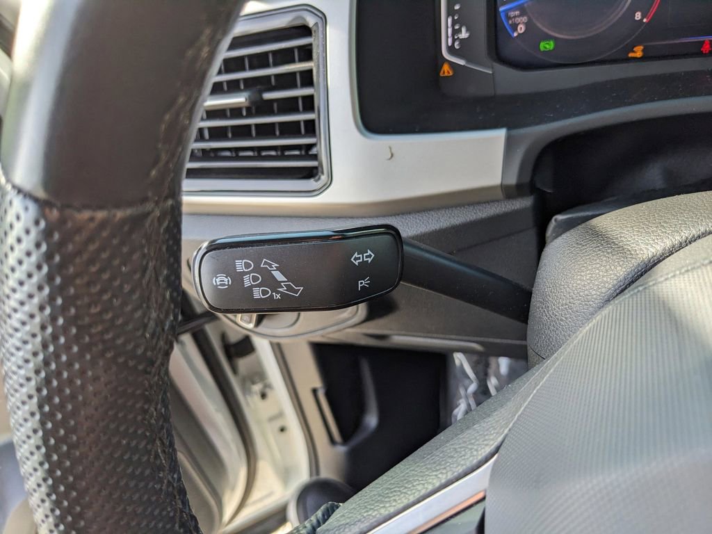 Certified 2023 Volkswagen Atlas SEL R-Line image 32