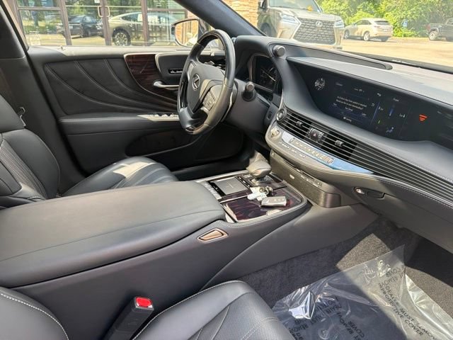 Used 2018 Lexus LS 500 AWD w/ Interior Upgrade Package image 30