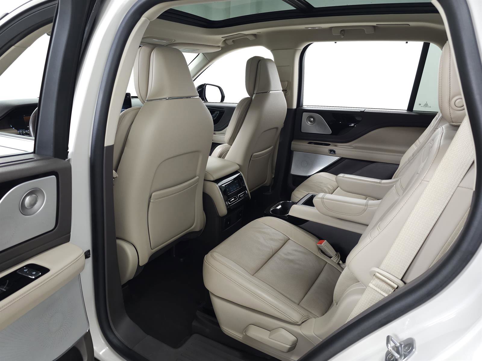 Used 2020 Lincoln Aviator Reserve w/ Equipment Group 202A image 41