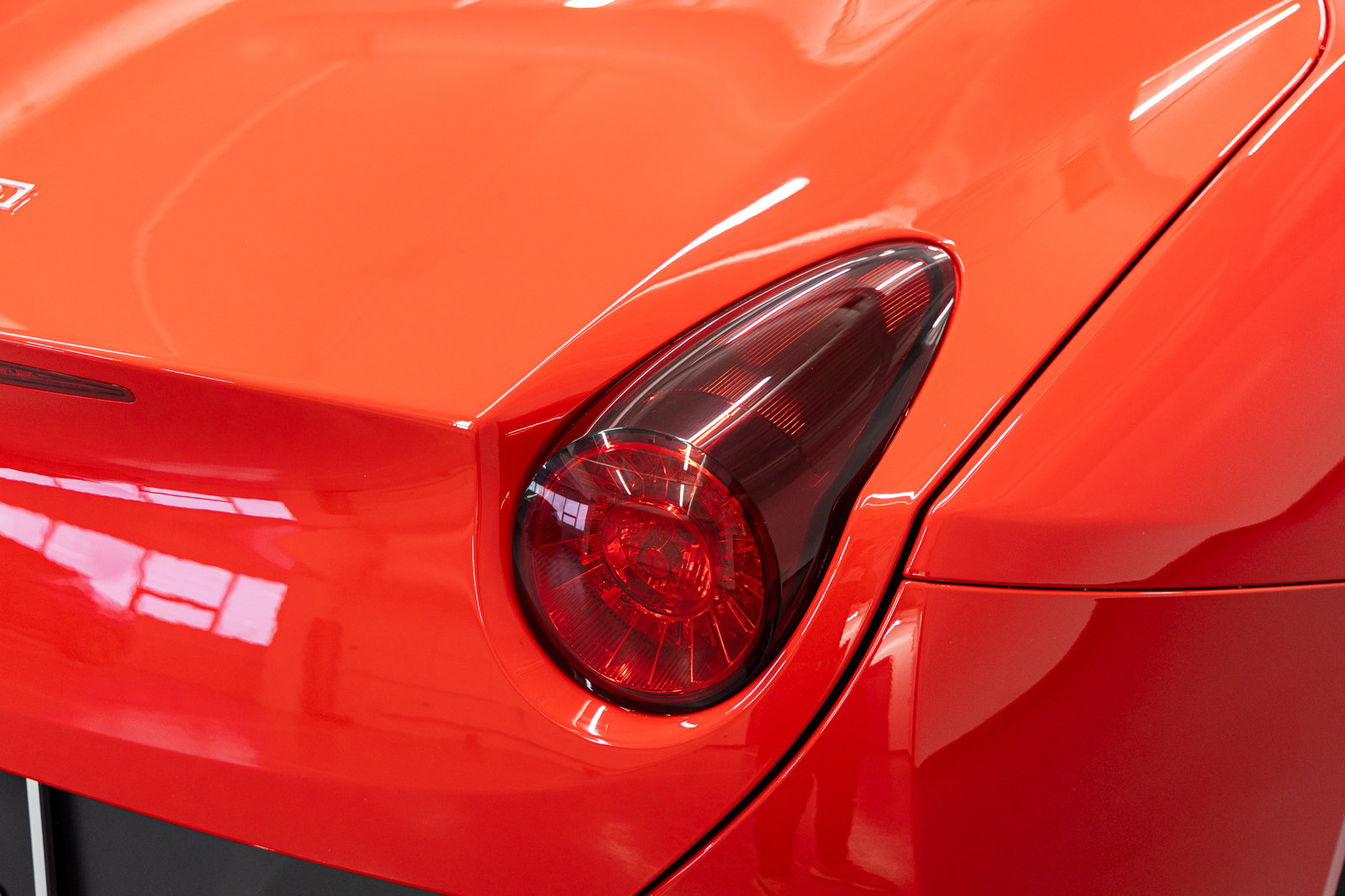 Used 2011 Ferrari California RWD image 35