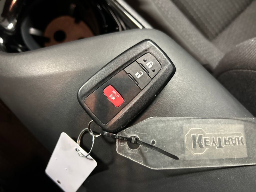 Used 2019 Toyota C-HR XLE image 20