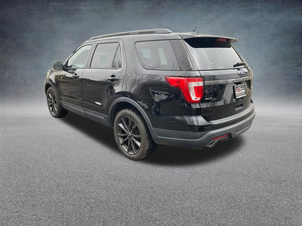 Used 2018 Ford Explorer XLT w/ Equipment Group 202A image 4