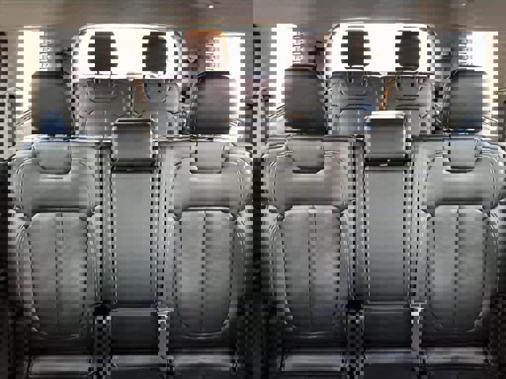 Used 2021 Jeep Grand Cherokee L Limited image 21