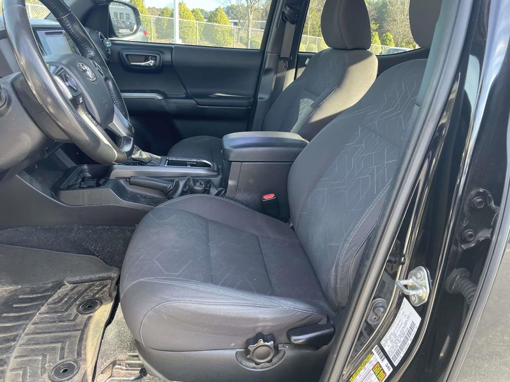 Used 2017 Toyota Tacoma TRD Sport image 27