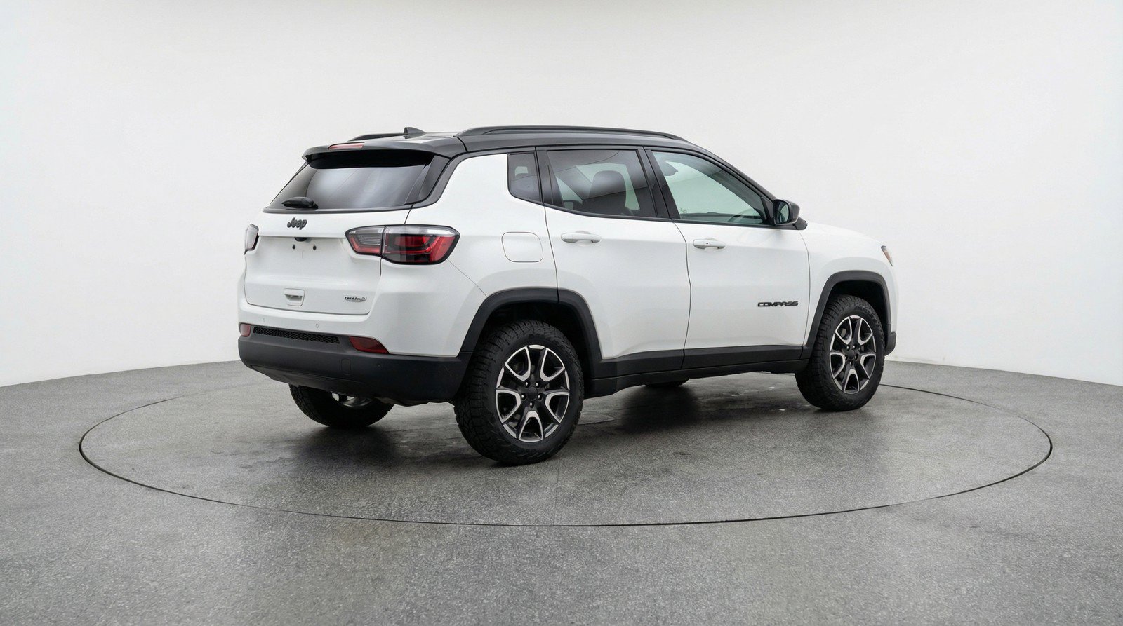 Used 2025 Jeep Compass Trailhawk AWD/4WD image 9