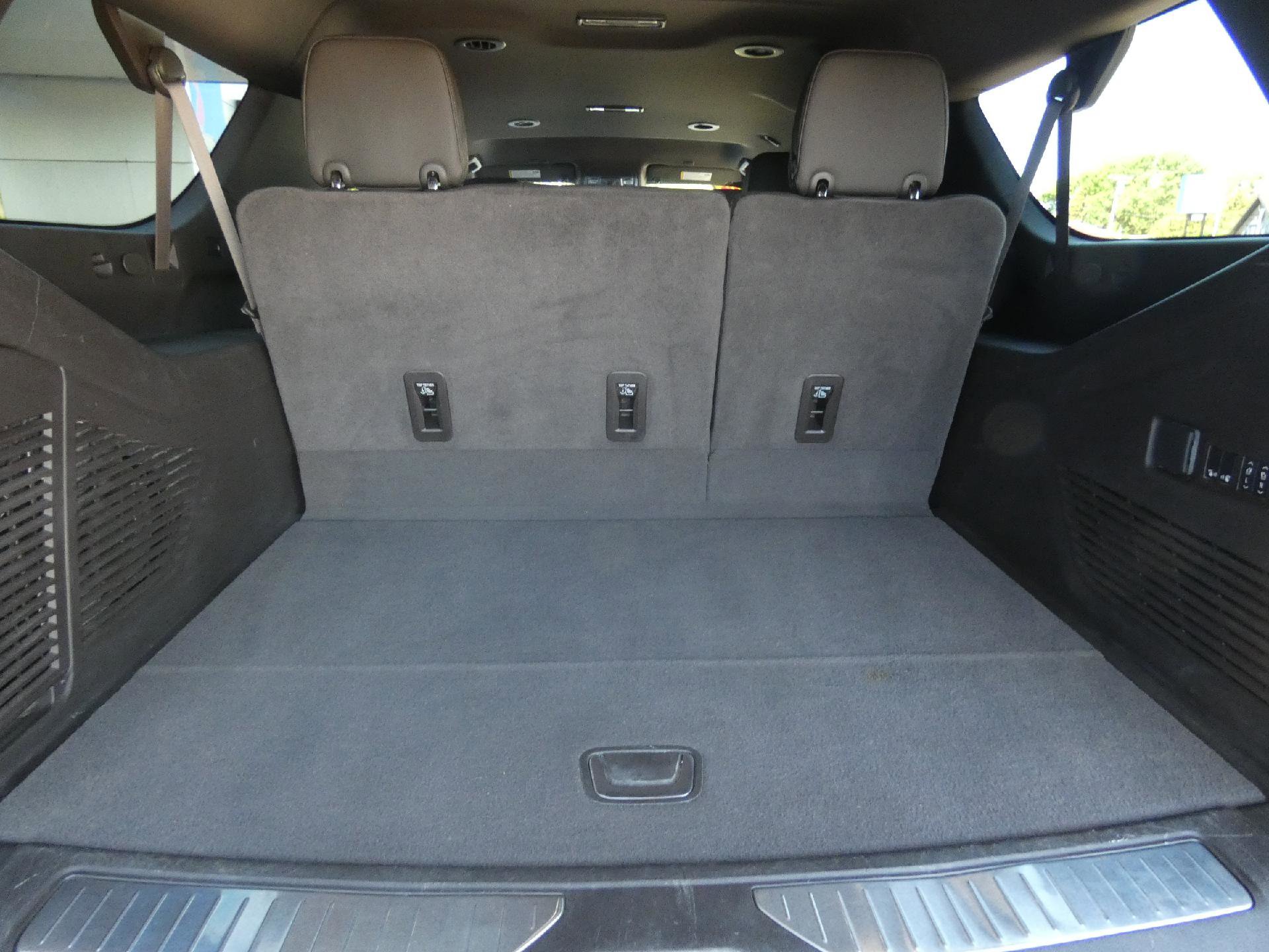 Used 2024 GMC Yukon XL Denali AWD/4WD image 15
