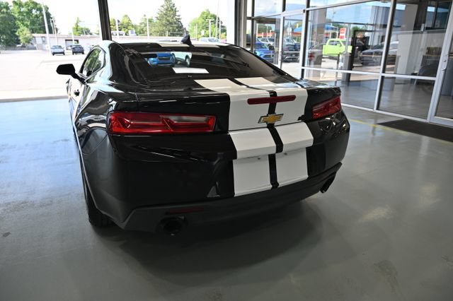 Used 2016 Chevrolet Camaro LT RWD image 8