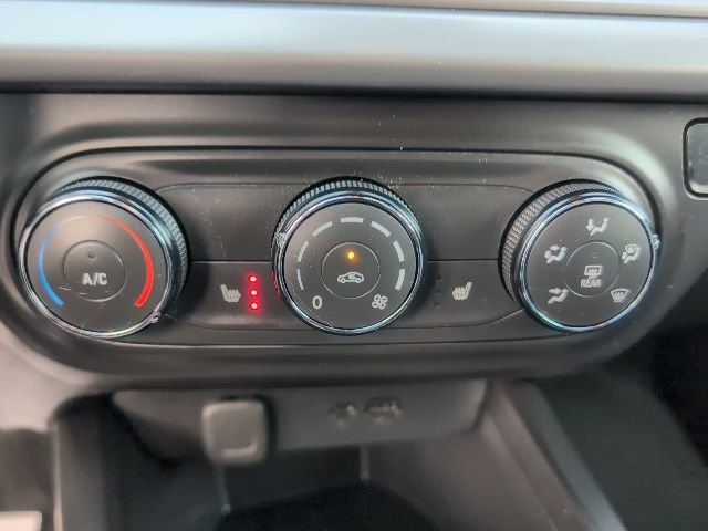 Used 2024 Chevrolet Trax RS FWD image 29