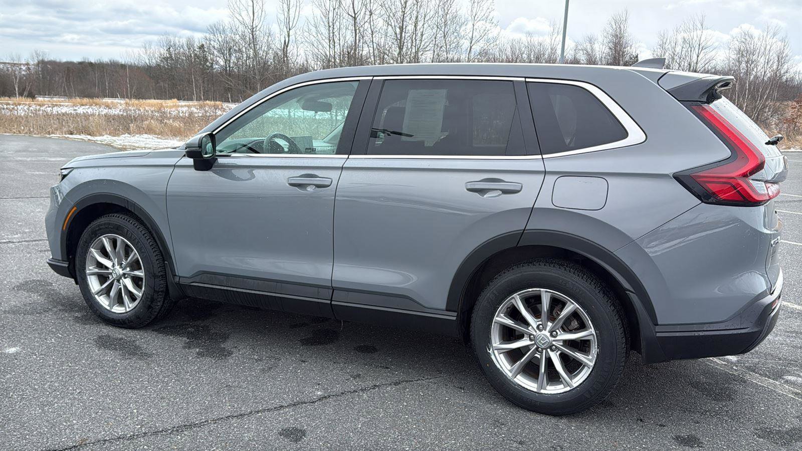 Used 2025 Honda CR-V EX image 10