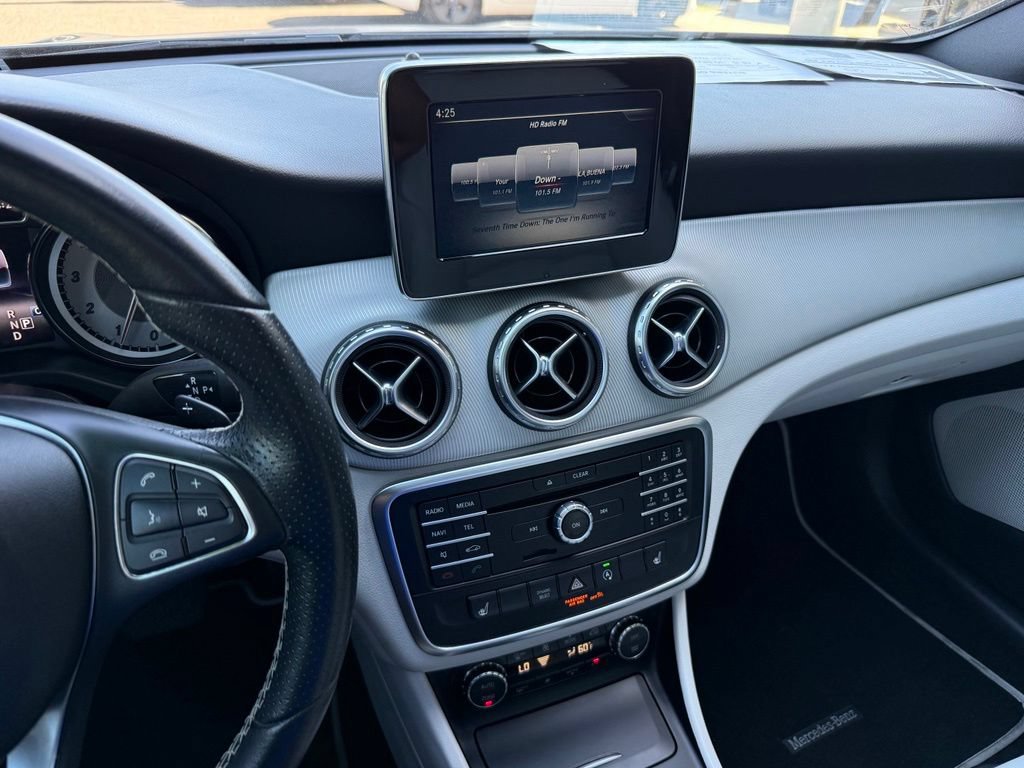 Certified 2017 Mercedes-Benz GLA 250 image 22