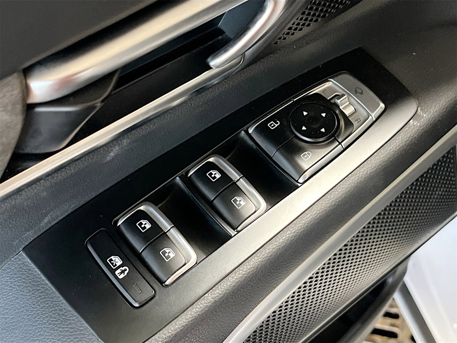 Used 2022 Kia Telluride EX w/ EX Premium Package image 18