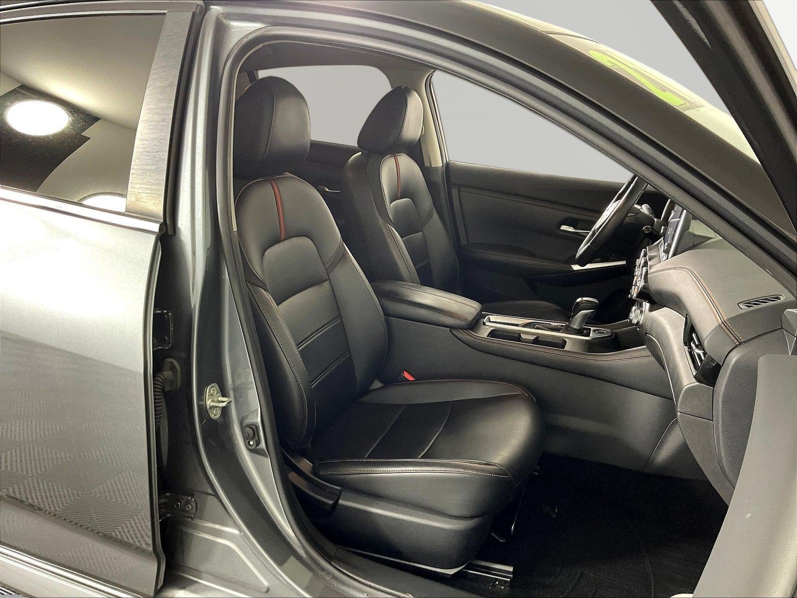 Used 2021 Nissan Sentra SR w/ SR Premium Package FWD image 29