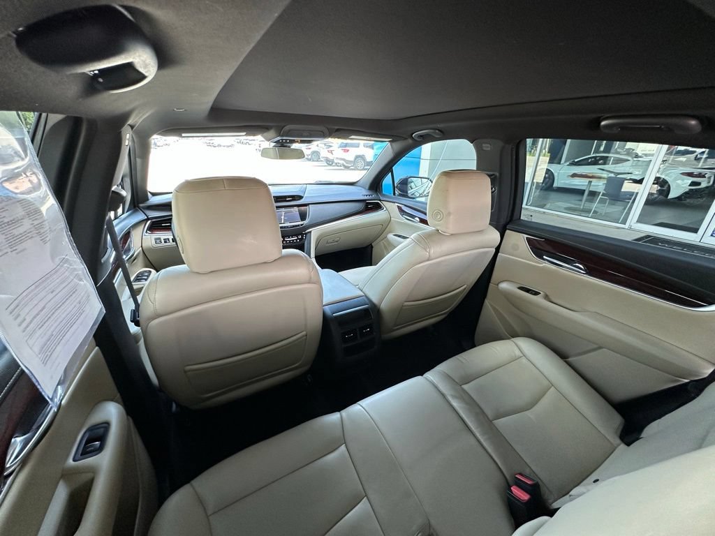 Used 2017 Cadillac XT5 Premium Luxury w/ Driver Assist Package FWD image 27