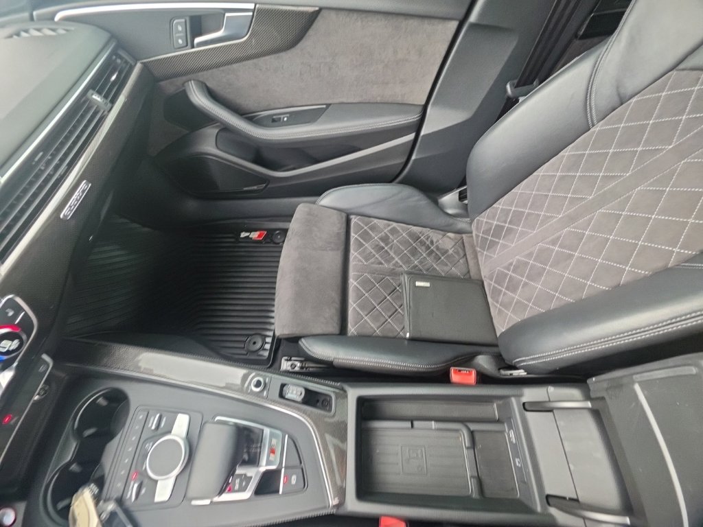 Used 2019 Audi S4 Premium Plus w/ Premium Plus Package AWD/4WD image 24