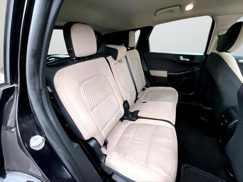 Used 2020 Ford Escape SE image 18